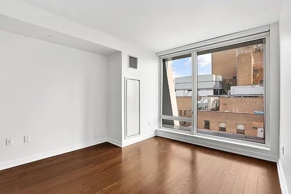 W 113th St #1505 - Photo 2 of 20