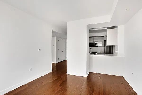 W 113th St #1505 - Photo 4 of 20