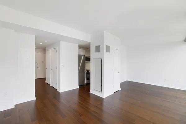 W 113th St #1621 - Photo 4 of 20