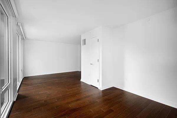 W 113th St #326 - Photo 2 of 20