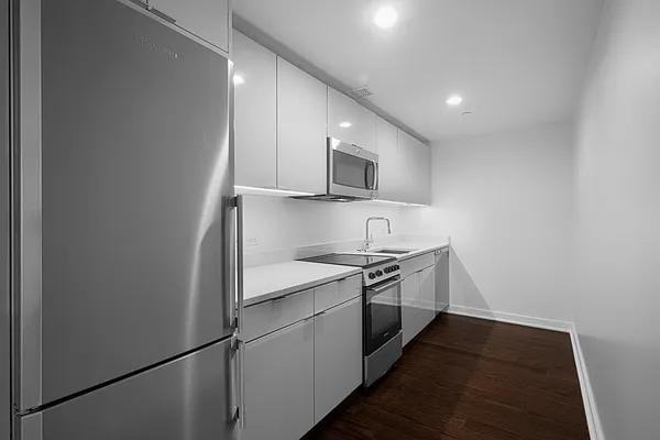 W 113th St #326 - Photo 4 of 20