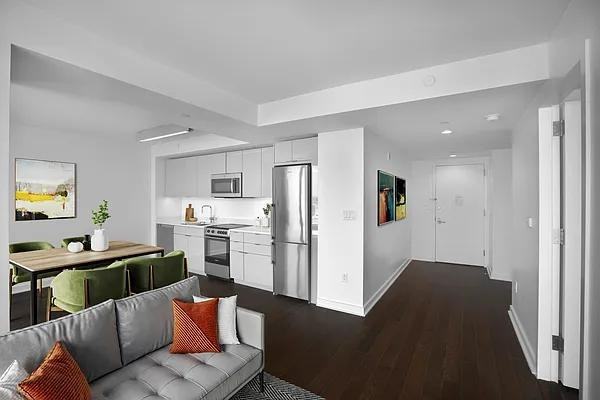 W 113th St #1507 - Photo 3 of 20