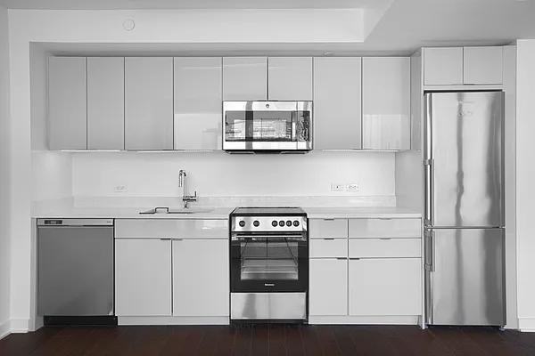 W 113th St #1507 - Photo 6 of 20