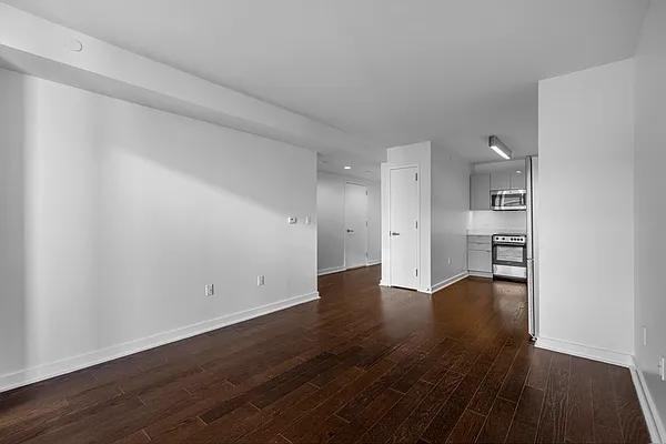 W 113th St #905 - Photo 2 of 20