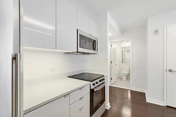 W 113th St #721 - Photo 5 of 20