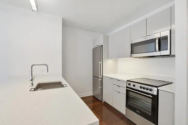 W 113th St #721 - Photo 7 of 20