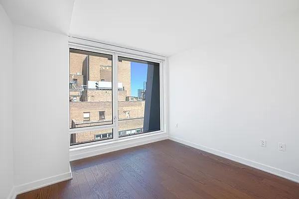 W 113th St #1403 - Photo 2 of 20