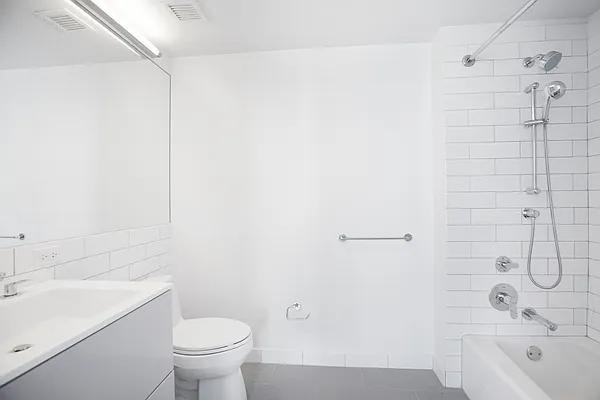 W 113th St #1403 - Photo 4 of 20