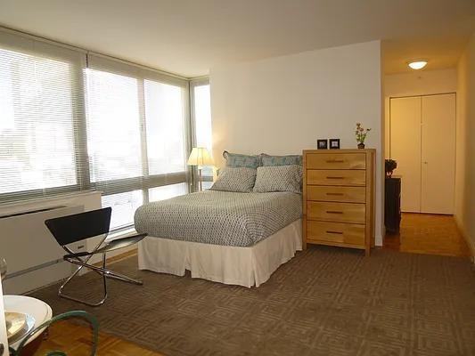 Lexington Ave #10Q - Photo 2 of 20