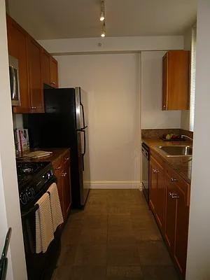 Lexington Ave #10Q - Photo 6 of 20