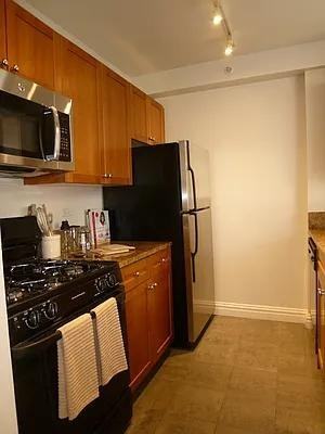 Lexington Ave #10Q - Photo 7 of 20