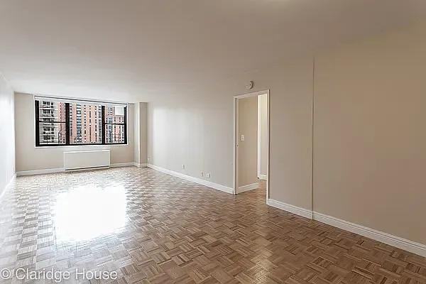 E 87th St #23P - Photo 4 of 15