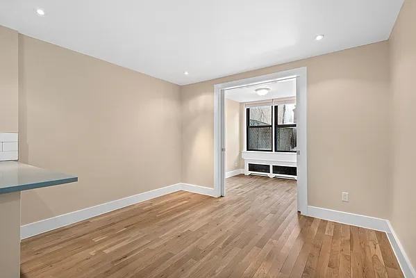 E 85th St #LF - Photo 4 of 20