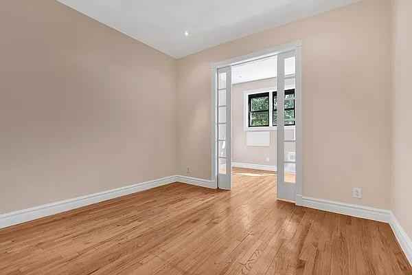 E 85th St #3B - Photo 4 of 20