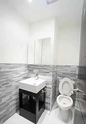 W 108th St #31 - Photo 7 of 13