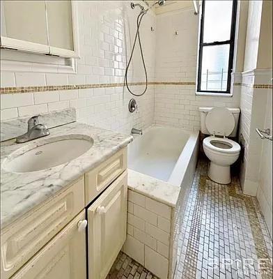 W 108th St #51 - Photo 5 of 15