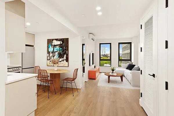 Hope St #514 - Photo 4 of 20