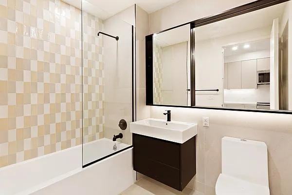 Hope St #718 - Photo 4 of 20