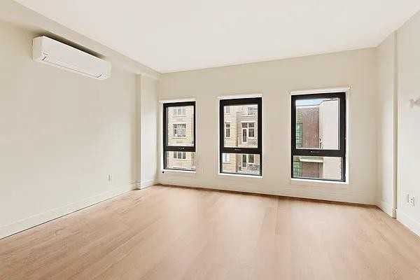 Hope St #718 - Photo 5 of 20