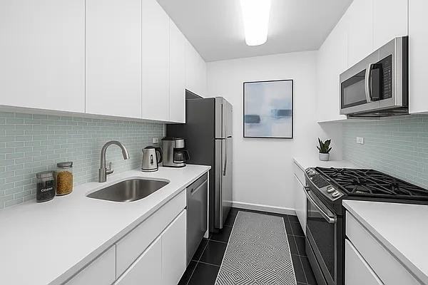 E 72nd St #19D - Photo 6 of 16