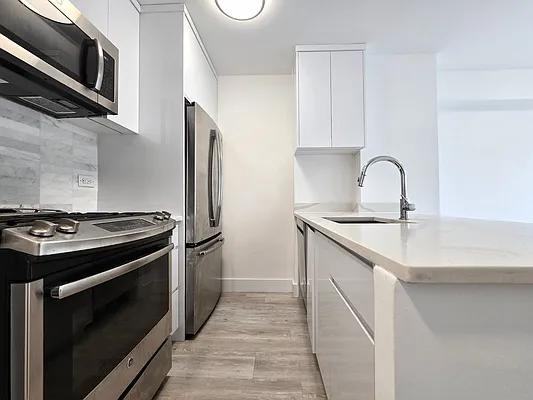 York Ave #15E - Photo 3 of 20