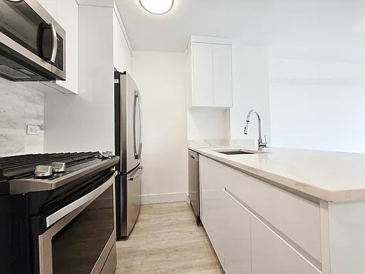 York Ave #19E - Photo 3 of 20