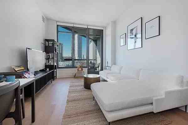 Court Sq #09C - Photo 2 of 19