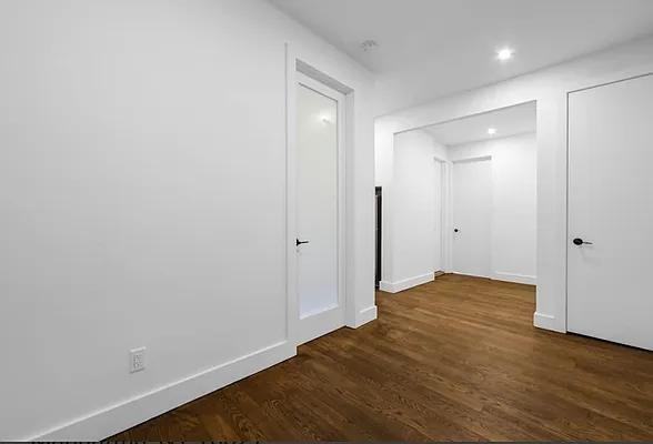 Tiemann Pl #2C - Photo 3 of 8