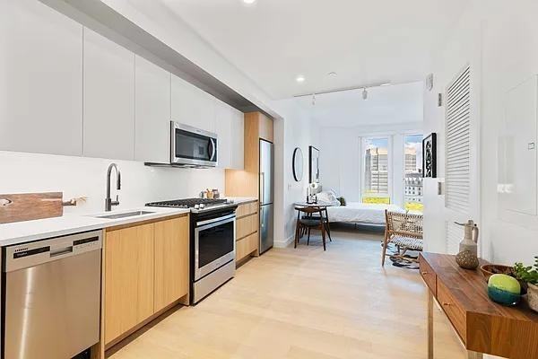 Montague St #14E - Photo 2 of 20