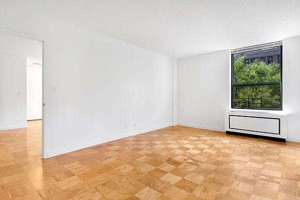 W 87th St #4H - Photo 2 of 20