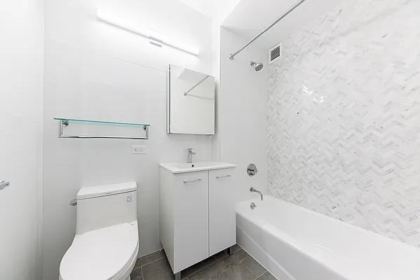 Riverside Blvd #1217 - Photo 5 of 7