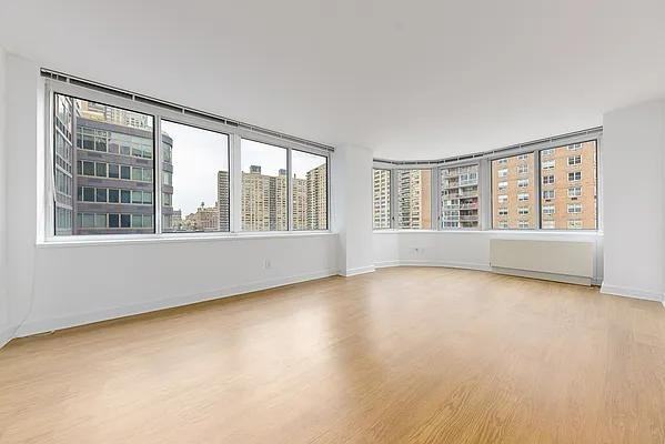 Riverside Blvd #1227 - Photo 2 of 18