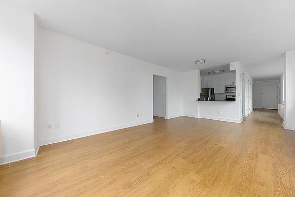 Riverside Blvd #1227 - Photo 4 of 18