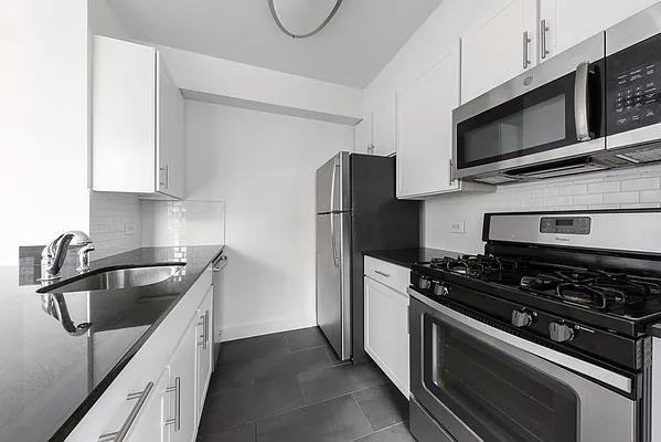 Riverside Blvd #1227 - Photo 5 of 18