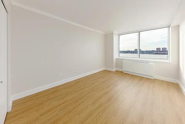 Riverside Blvd #1415 - Photo 4 of 14