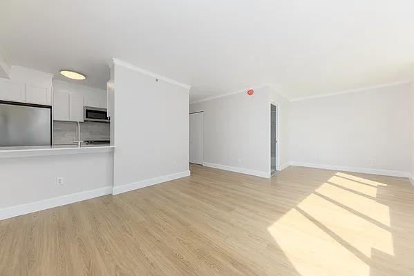 Riverside Blvd #925 - Photo 2 of 6