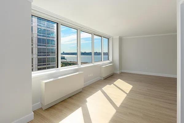 Riverside Blvd #925 - Photo 3 of 6