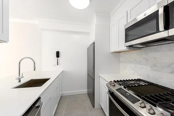 Riverside Blvd #925 - Photo 4 of 6