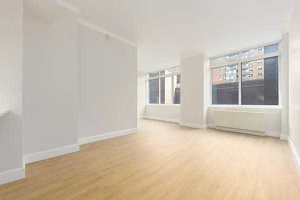 Riverside Blvd #1021 - Photo 2 of 10