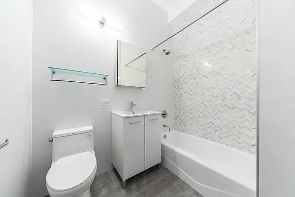 Riverside Blvd #1021 - Photo 5 of 10