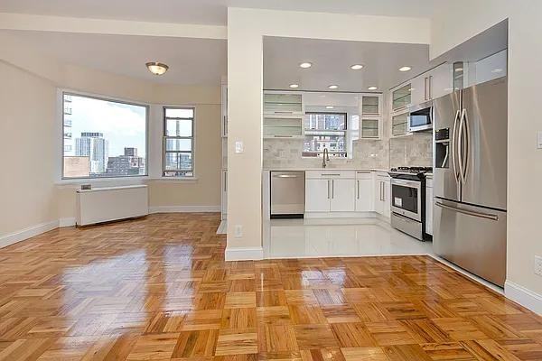 E 73rd St #19E - Photo 3 of 20