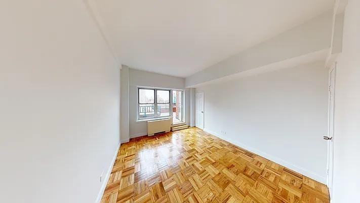 E 73rd St #PHA - Photo 7 of 20