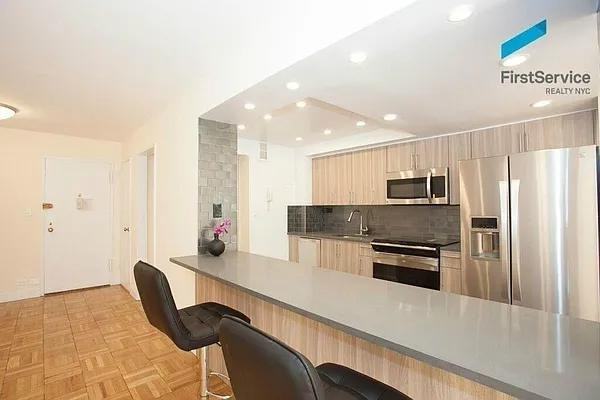 250 E 73rd St #2D - Photo 2 of 20