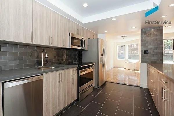 250 E 73rd St #2D - Photo 3 of 20