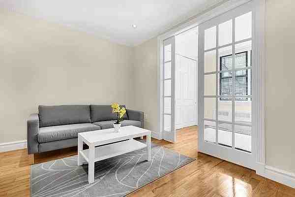 E 81st St #5A - Photo 2 of 20