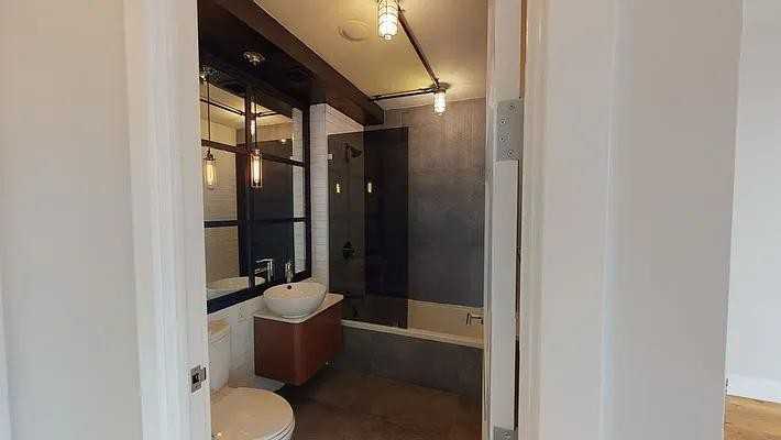 Leonard St #429 - Photo 3 of 20