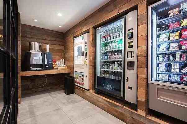 Leonard St #513 - Photo 7 of 20