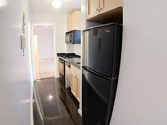 E 84th St #2I - Photo 5 of 20