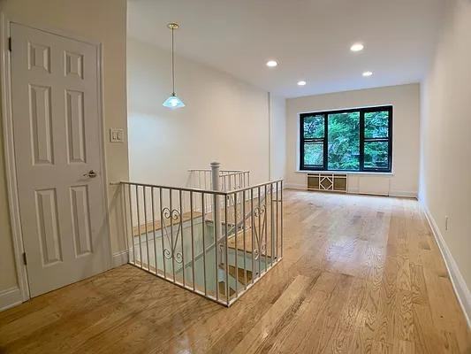 W 87th St #1N - Photo 3 of 11