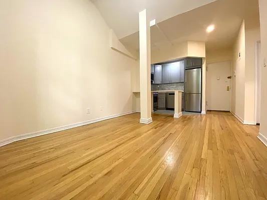 W 87th St #4H - Photo 3 of 19